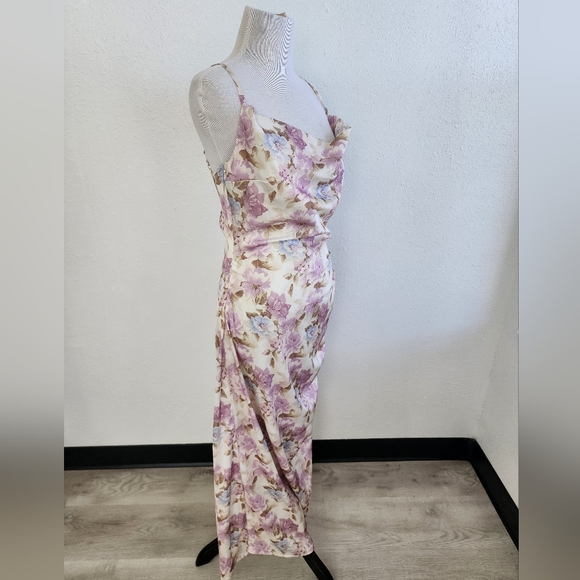 Lulus NWT Truest Romance White Floral Print Sleeveless Ruched Midi Dress Medium - Picture 8 of 11